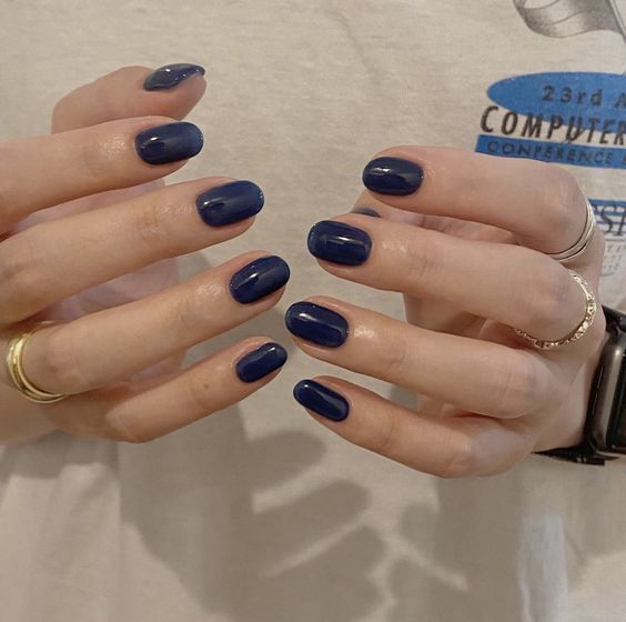 New Hailey Bieber Nail Inspo - Moody, Midnight Blue Manis For Fall